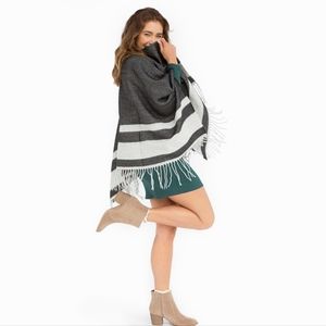 2/$80! Summer & Rose Fringe Kimono in Grey‎ Stripe